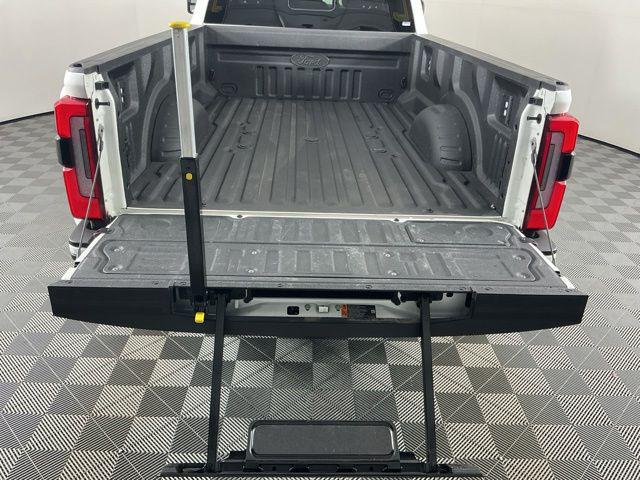 2025 FORD F-450 PLATINUM — фото 8