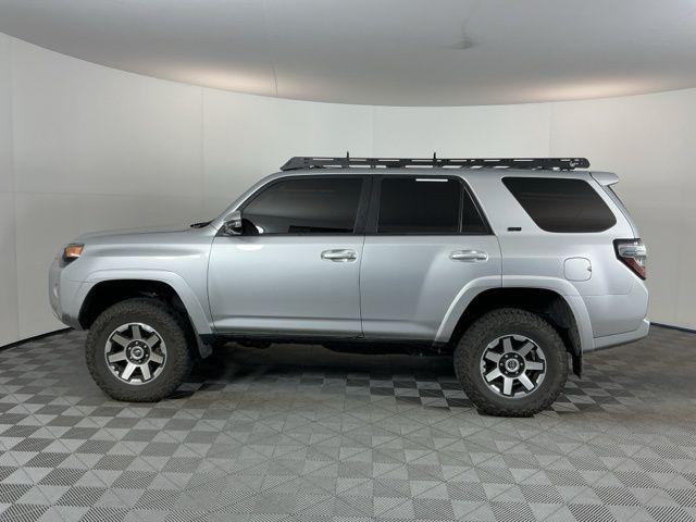 TOYOTA 4RUNNER - 8