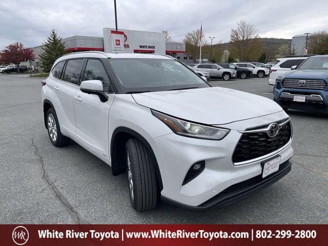 New 2026 Toyota Highlander Hybrid Limited