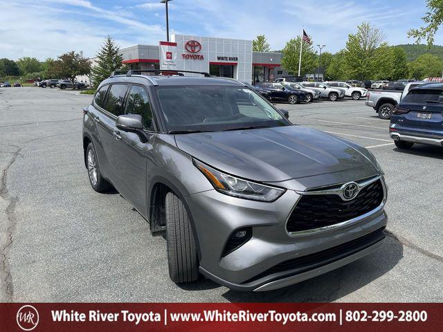 New 2026 Toyota Highlander Platinum