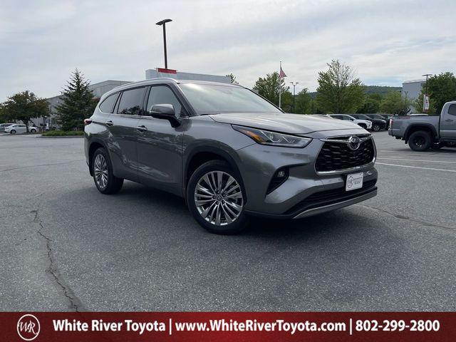 New 2026 Toyota Highlander Platinum