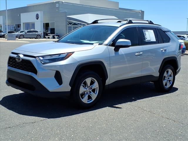 2023 Toyota RAV4 XLE — фото 3