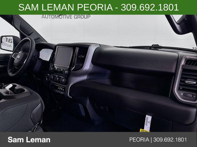 صورة مصغرة 26 لـ 2026 RAM 1500 EXPRESS
