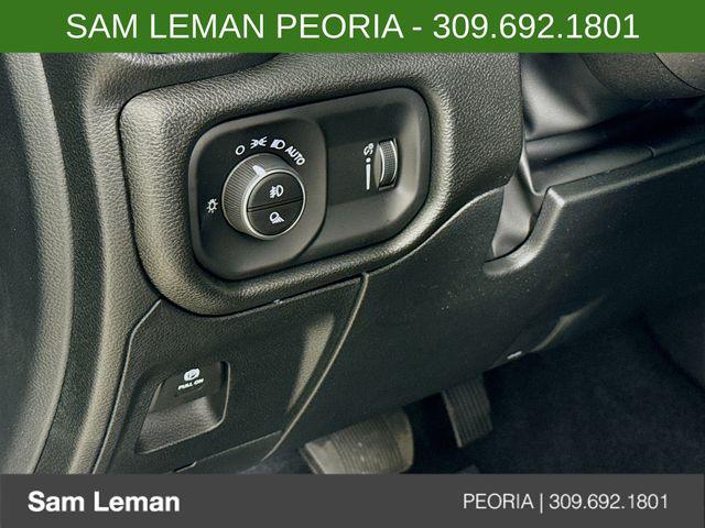 2026 RAM 1500 EXPRESS photo 10