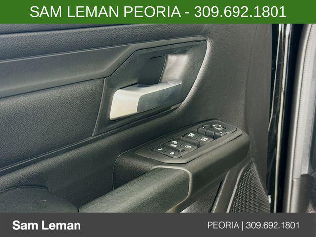 2026 RAM 1500 EXPRESS thumbnail 17