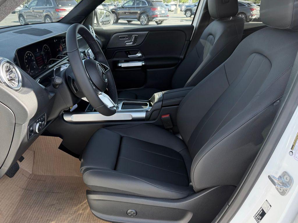 2026 Mercedes-BENZ GLB — миниатюра 19