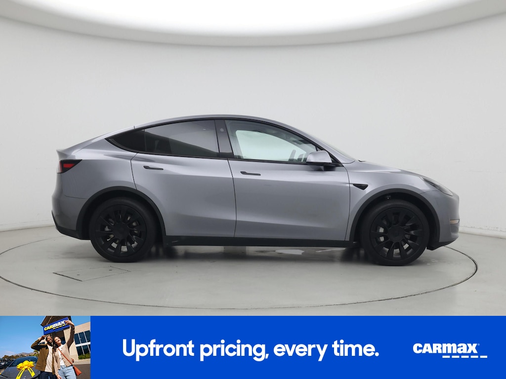 TESLA MODEL Y LONG RANGE - 9