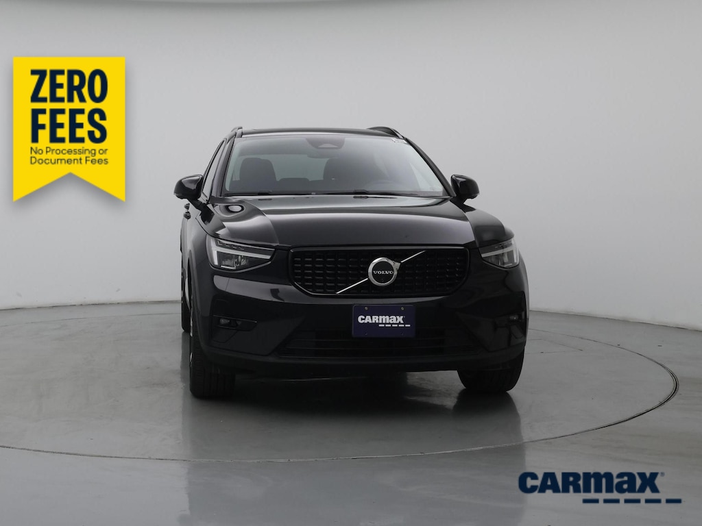 صورة 6 لـ 2025 Volvo XC40 B5 PLUS DARK THEME