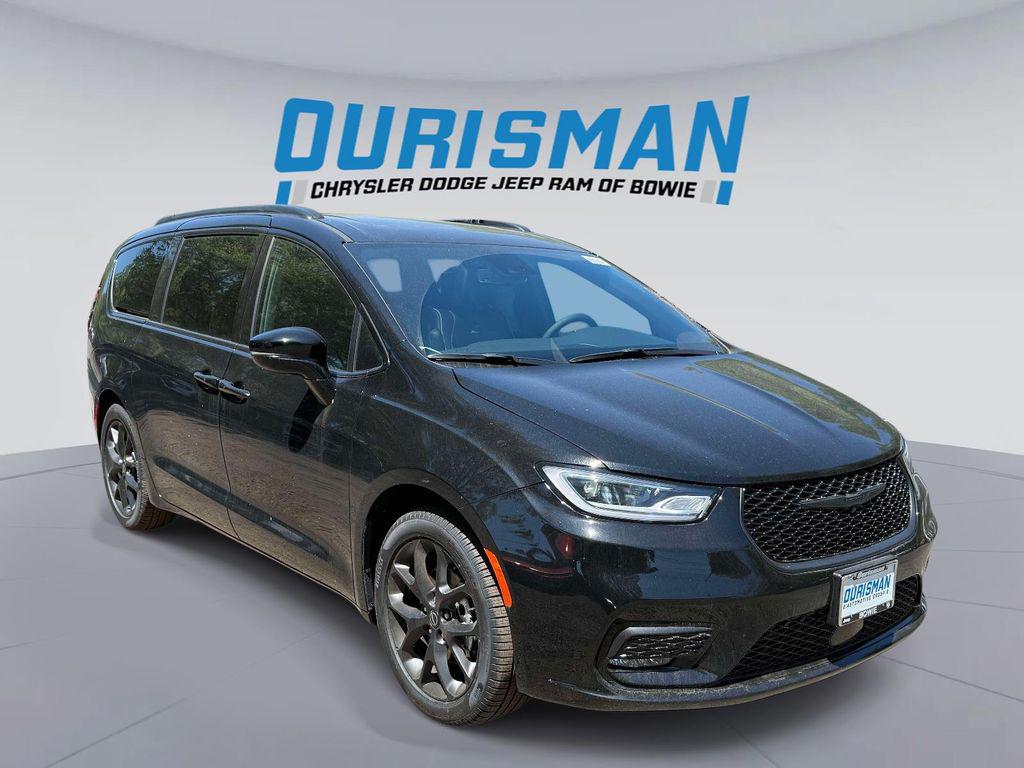 New 2026 Chrysler Pacifica Limited