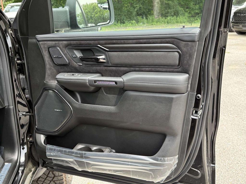 2026 RAM 1500 RHO CREW CAB 4X4 5'7' BOX 照片 7