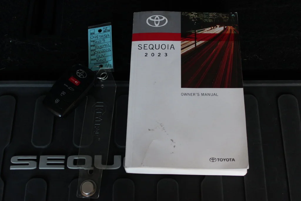 2023 Toyota SEQUOIA LIMITED 缩略图 33