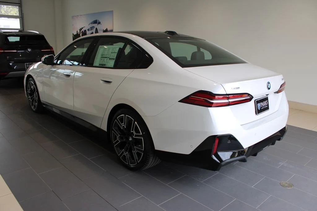 2026 BMW 550E 550E XDRIVE — фото 31