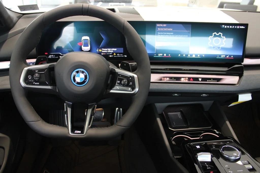 2026 BMW 550E 550E XDRIVE — фото 5
