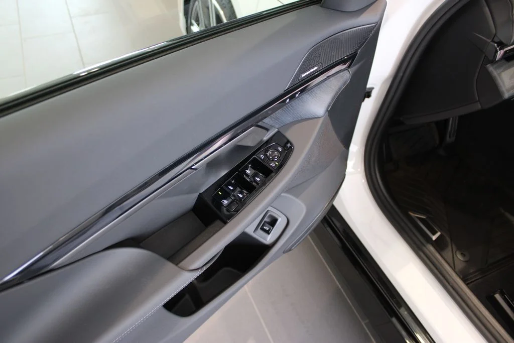 2026 BMW 550E 550E XDRIVE — фото 27