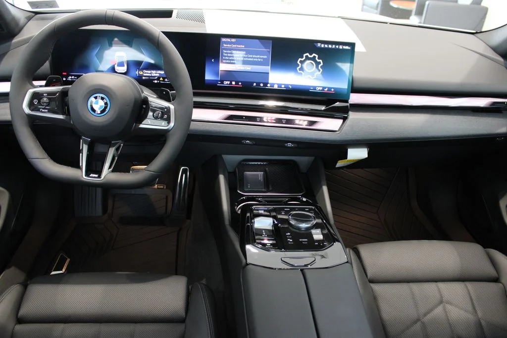 2026 BMW 550E 550E XDRIVE — фото 6