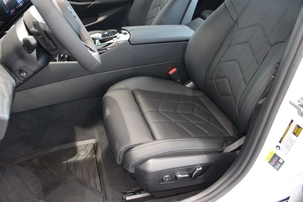 2026 BMW 550E 550E XDRIVE — фото 9