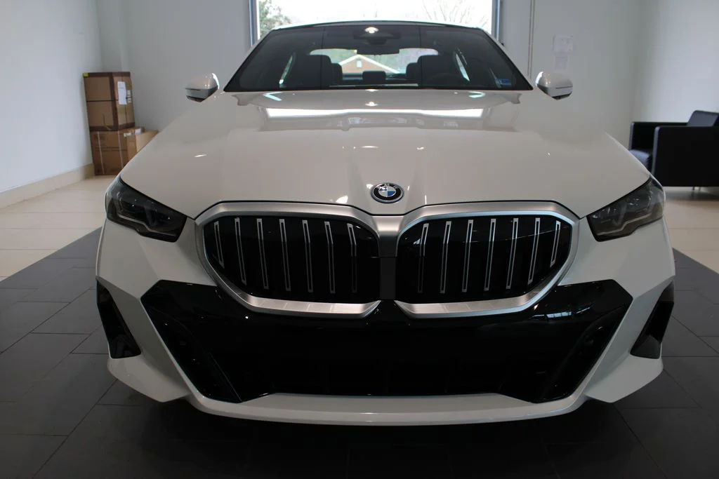 2026 BMW 550E 550E XDRIVE — фото 12