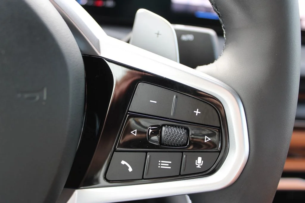 صورة مصغرة 30 لـ 2026 BMW 330 330I XDRIVE