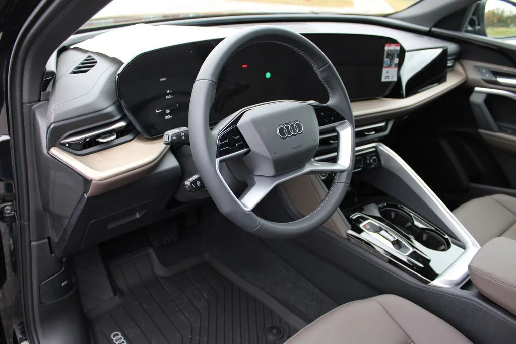 صورة مصغرة 46 لـ 2025 AUDI Q5 2.0T PREMIUM