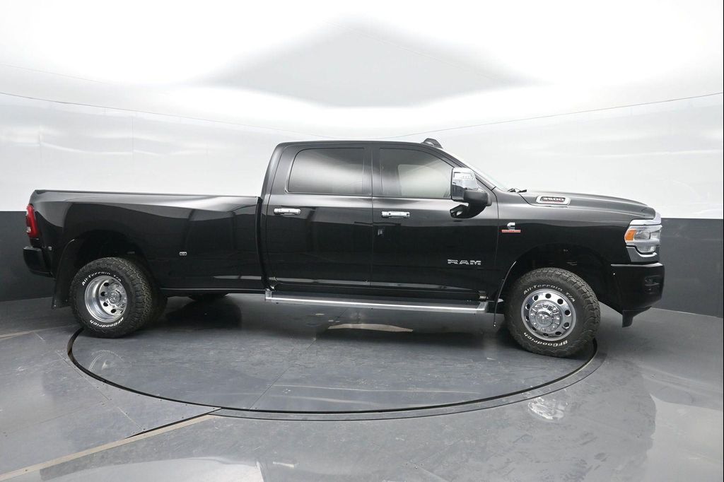 صورة 3 لـ 2024 RAM 3500 LARAMIE CREW CAB 4X4 8' BOX