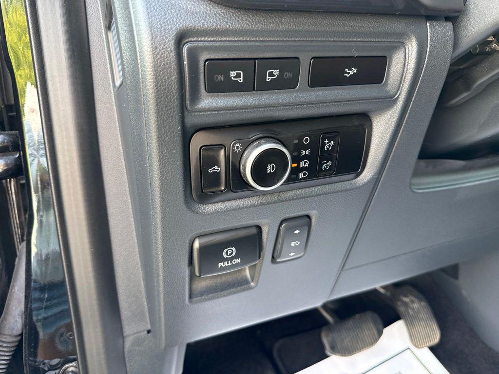 صورة مصغرة 32 لـ 2023 FORD F-150 XLT