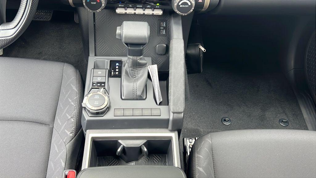 صورة مصغرة 15 لـ 2026 Toyota TACOMA SR5