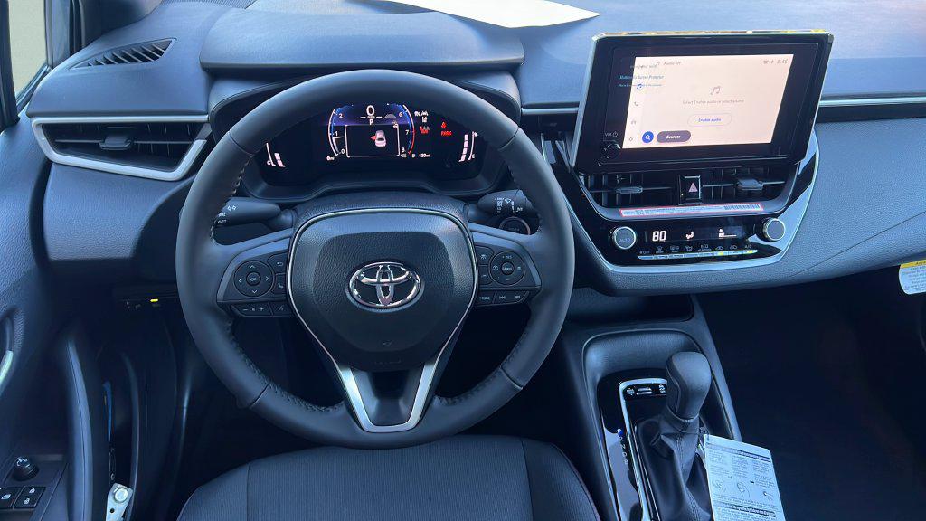 2027 Toyota COROLLA SE — миниатюра 11