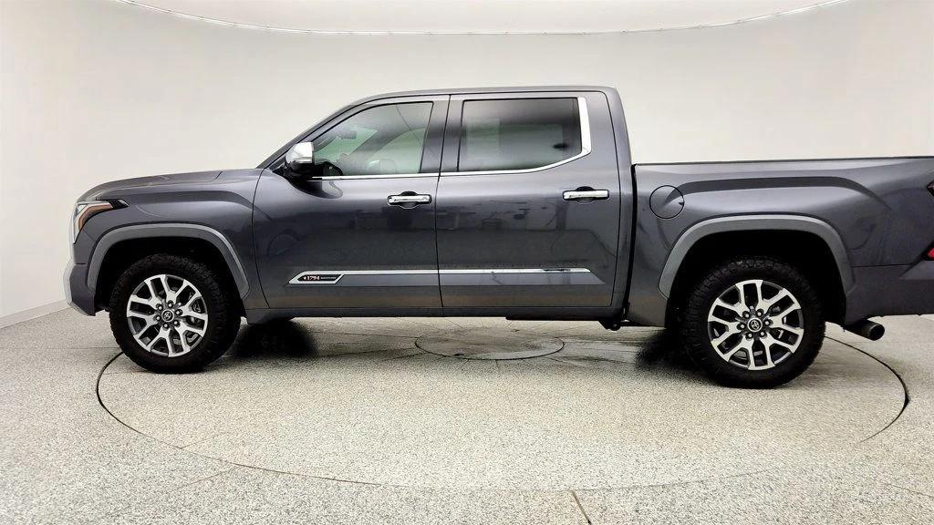 TOYOTA TUNDRA - 8