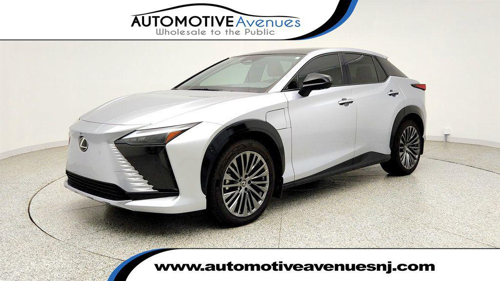 صورة 1 لـ 2023 Lexus RZ 450E LUXURY