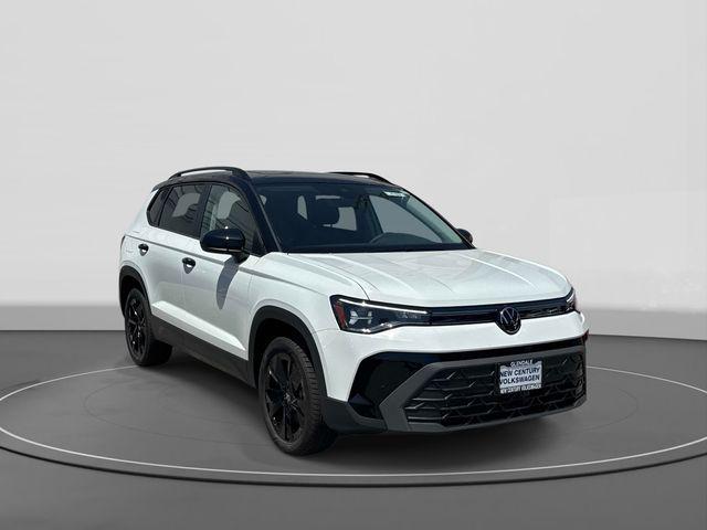 New 2026 Volkswagen Taos SE Black