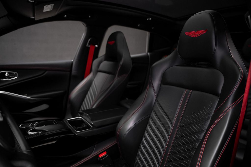 صورة مصغرة 60 لـ 2023 Aston Martin DBX 707