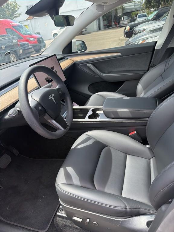 TESLA MODEL Y LONG RANGE - 9