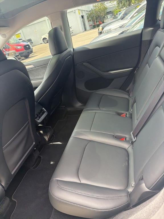 TESLA MODEL Y LONG RANGE - 10