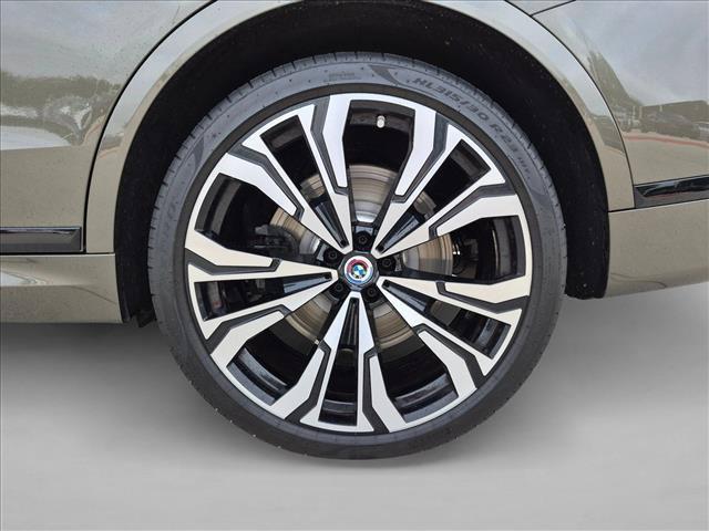 صورة مصغرة 14 لـ 2023 BMW X7 M60I