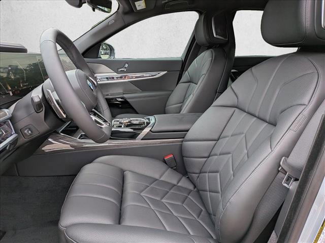 صورة 4 لـ 2026 BMW 740 740I