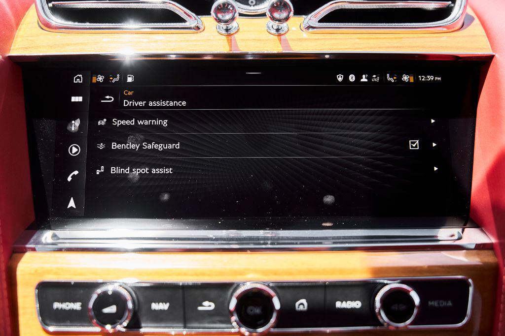 صورة مصغرة 77 لـ 2023 Bentley BENTAYGA V8