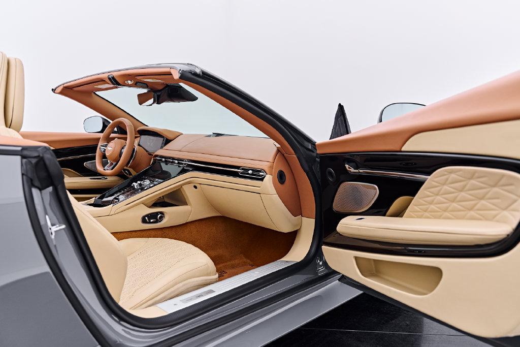 2025 Aston Martin DB12 VOLANTE — миниатюра 37