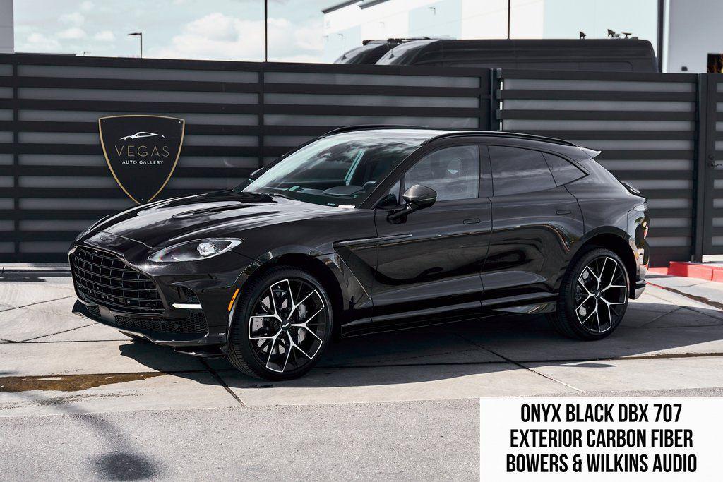 2025 Aston Martin DBX