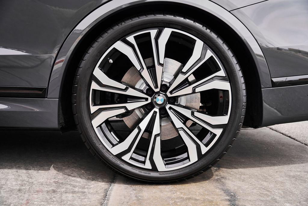 2026 BMW X7 M60I — миниатюра 20