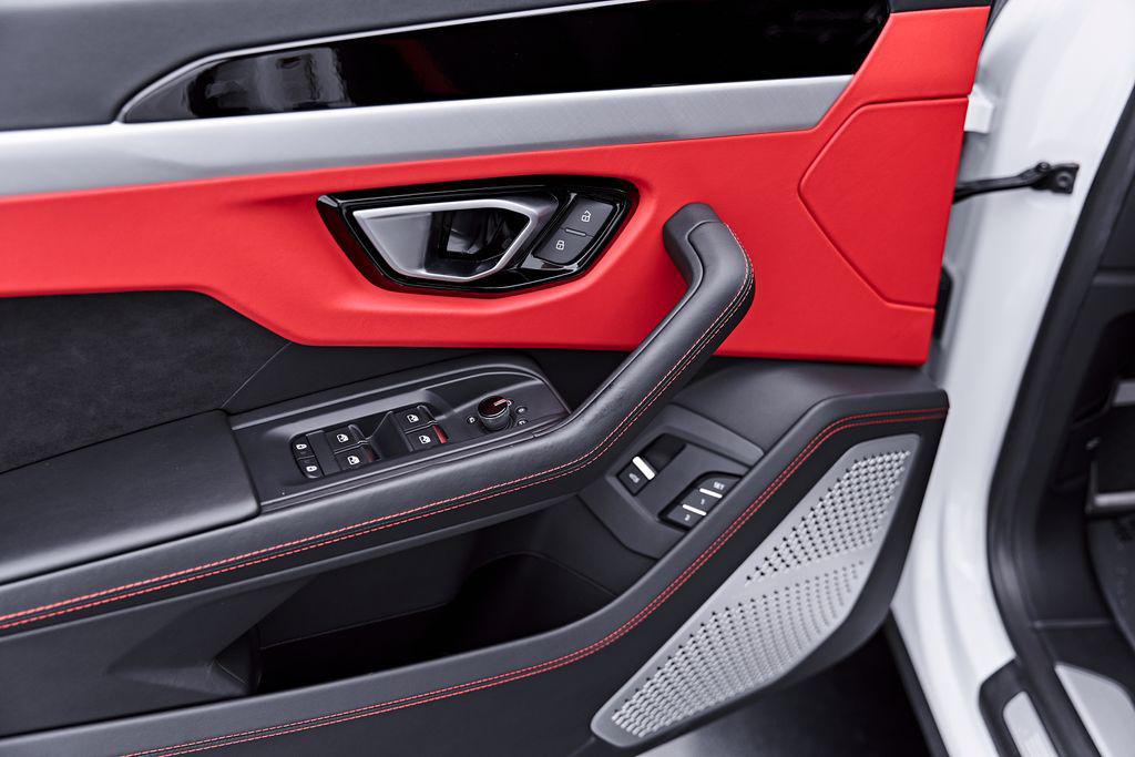 صورة مصغرة 40 لـ 2023 Lamborghini URUS S