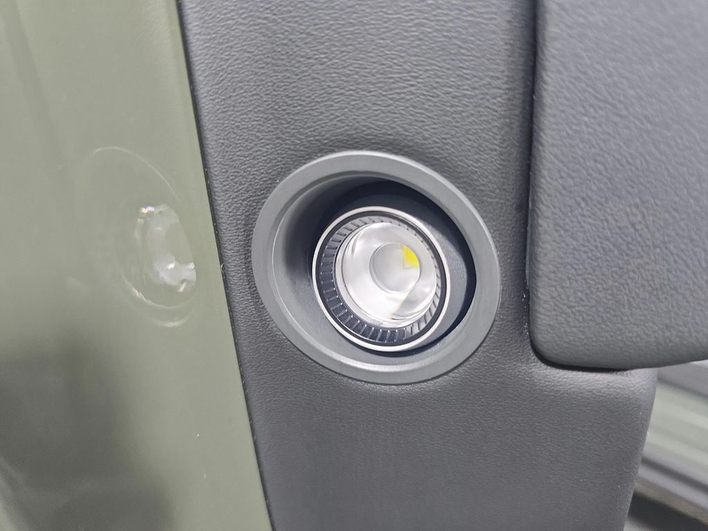 2023 Rivian R1S LAUNCH EDITION — миниатюра 32