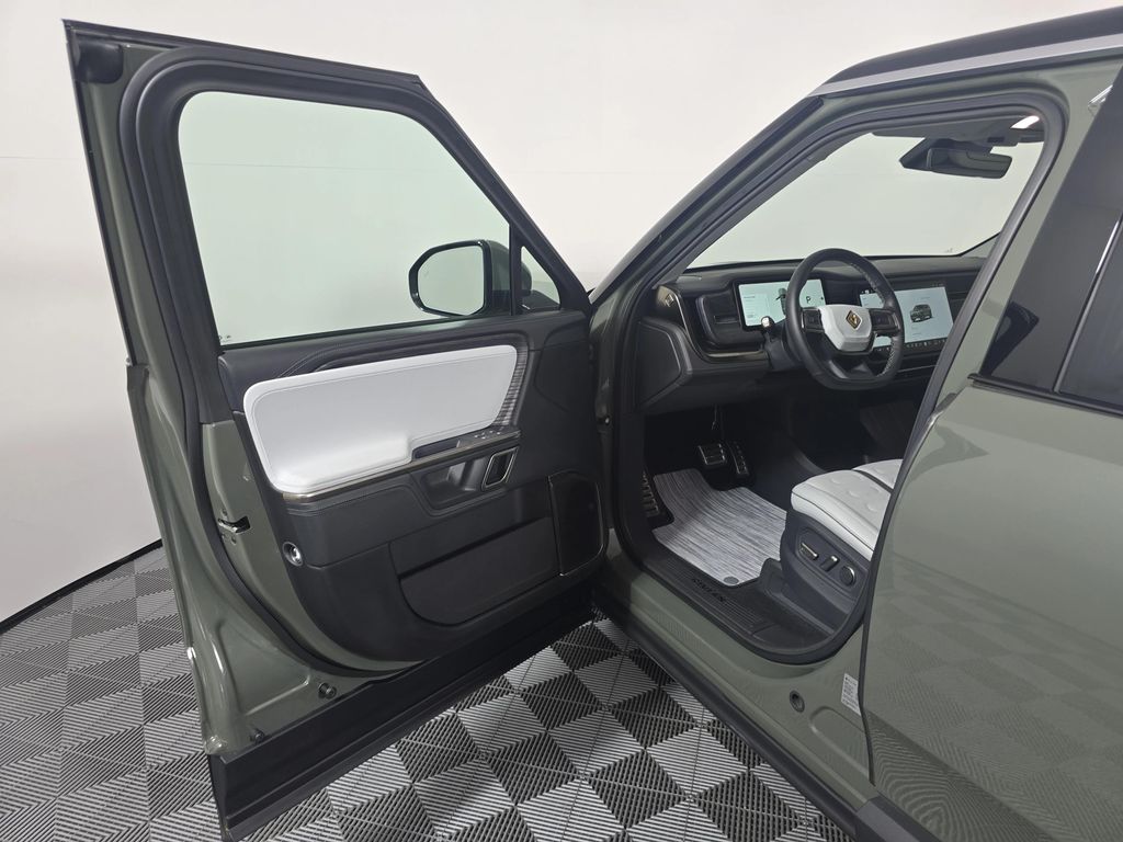 2023 Rivian R1S LAUNCH EDITION — миниатюра 16