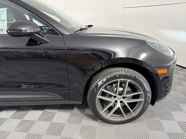 2026 Porsche MACAN — миниатюра 12