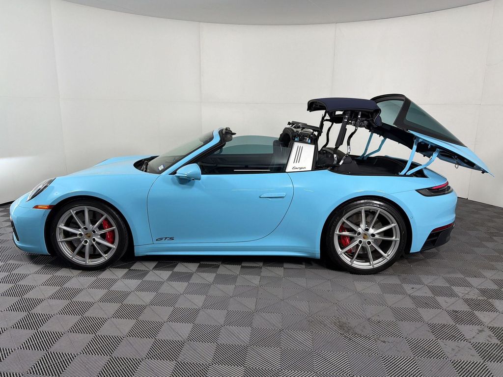 صورة مصغرة 34 لـ 2024 Porsche 911 TARGA 4 GTS