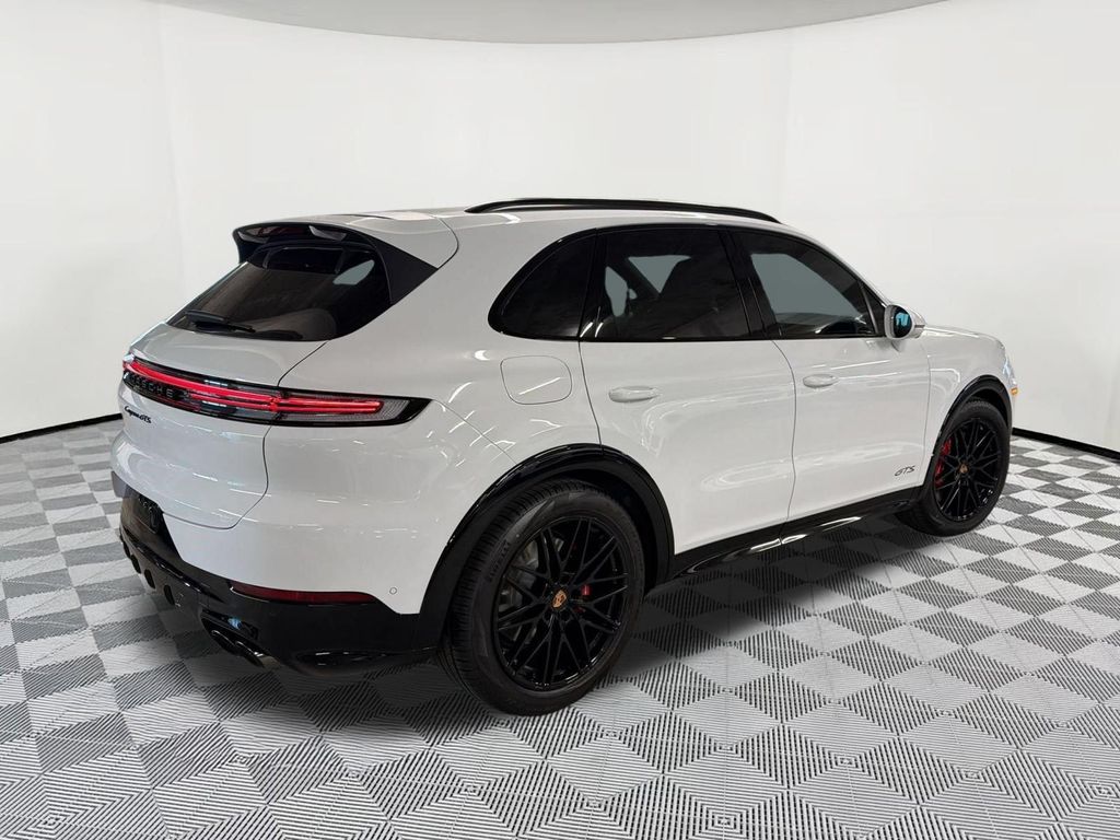 2026 Porsche CAYENNE GTS 照片 9