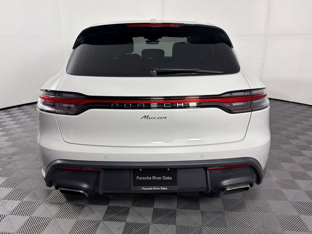 صورة 10 لـ 2026 Porsche MACAN