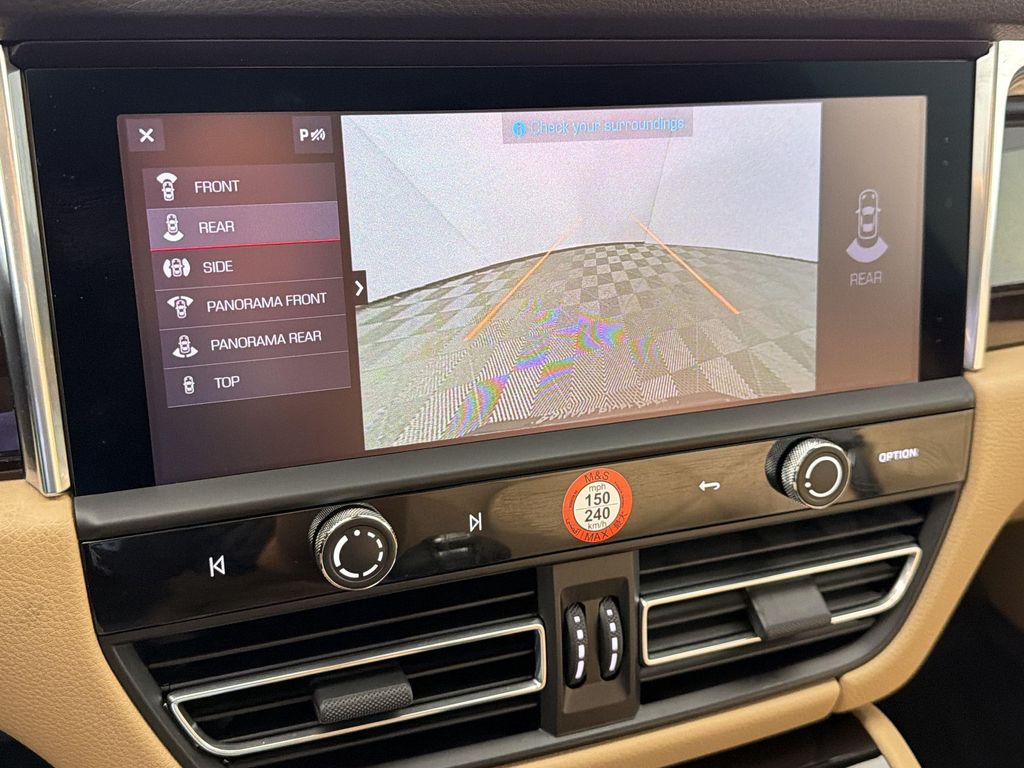 صورة 26 لـ 2026 Porsche MACAN T