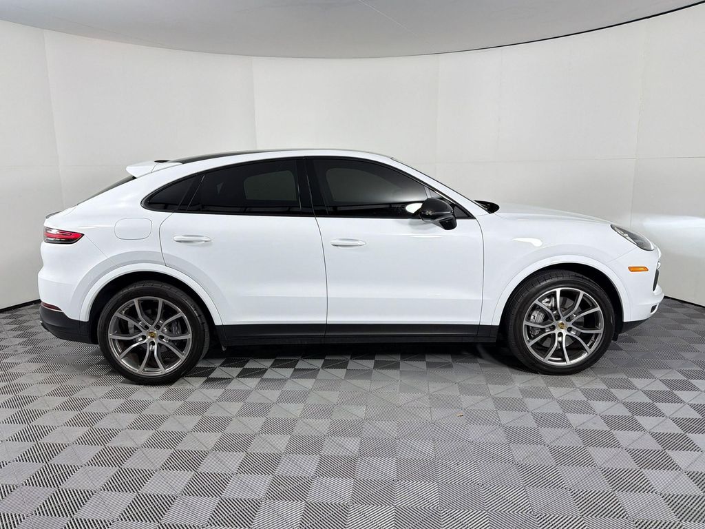 صورة 8 لـ 2021 Porsche CAYENNE