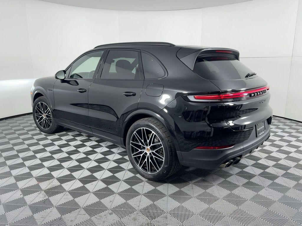 2025 Porsche CAYENNE CAYENNE E-HYBRID 照片 3