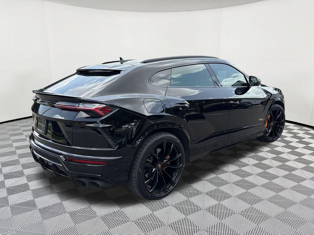 صورة 9 لـ 2022 Lamborghini URUS AWD